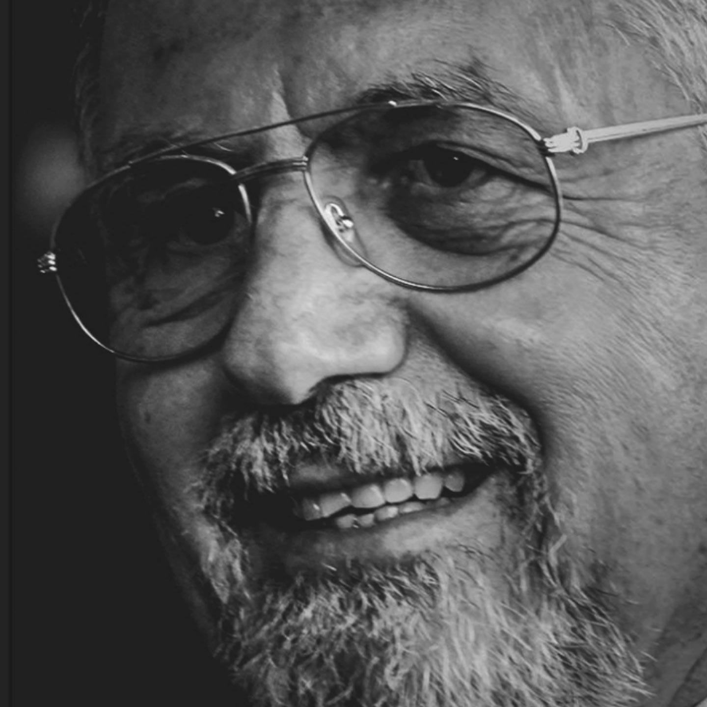 Ritratto fotografico del fondatore Giuliano Gambini